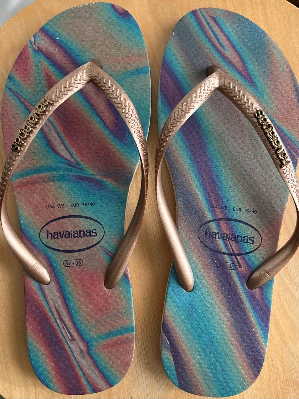 Havaianas Iridescent Blue-Pink Flip Flops